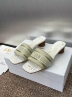 D Slip-on Sandals ( دي سليب أون صنادل)