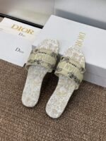D Slip-on Sandals ( دي سليب أون صنادل) - Image 4