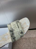 D Slip-on Sandals ( دي سليب أون صنادل) - Image 6