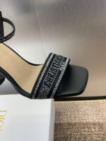 D High-Heeled Crystal Sandals ( دي بكعب عالٍ كريستال صندل) - Image 8