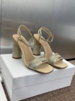 D High-Heeled Crystal Sandals ( دي بكعب عالٍ كريستال صندل) - Image 5