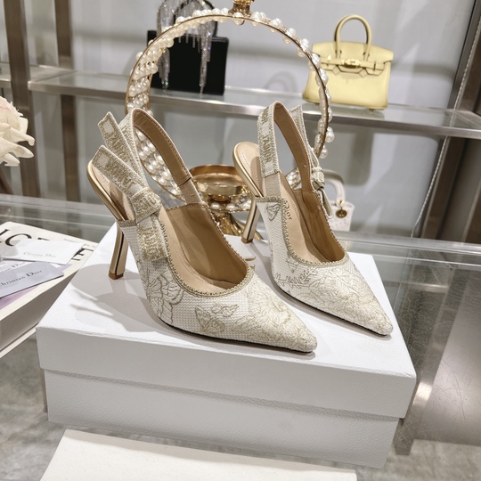 D Slingback Pump (حذاء دي سلاينج باك)