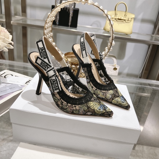 D Slingback Pump (حذاء دي سلاينج باك)