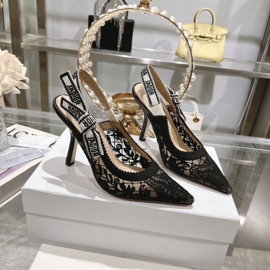 D Slingback Pump (حذاء دي سلاينج باك)