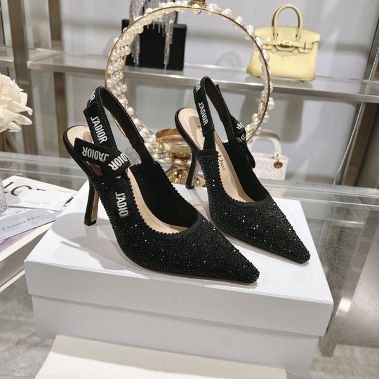 D Slingback Pump (حذاء دي سلاينج باك)