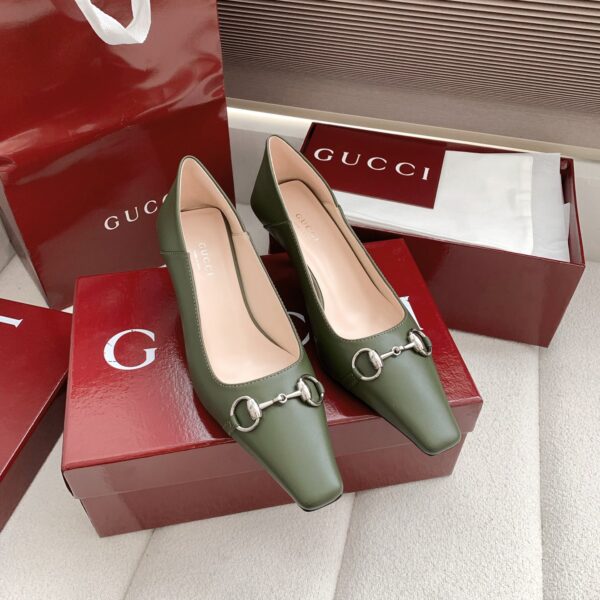 Eric Flat (حذاء إيرين مسطح)