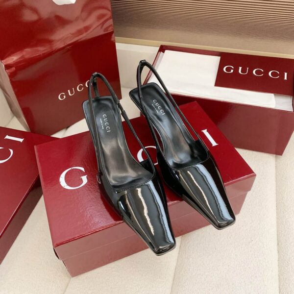 Slingback Pumps (حذاء  الكعب الخلفي)