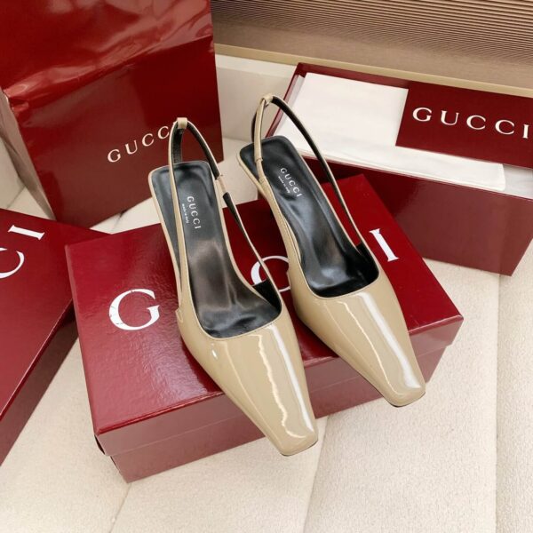 Slingback Pumps (حذاء  الكعب الخلفي)