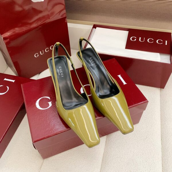 Slingback Pumps (حذاء  الكعب الخلفي)