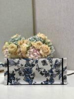 D Book Tote Shopping Bag (حقيبة تسوق دي بوك توت) - Image 7