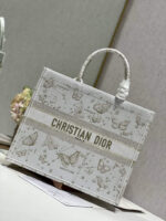 D Book Tote Shopping Bag (حقيبة تسوق دي بوك توت) - Image 4