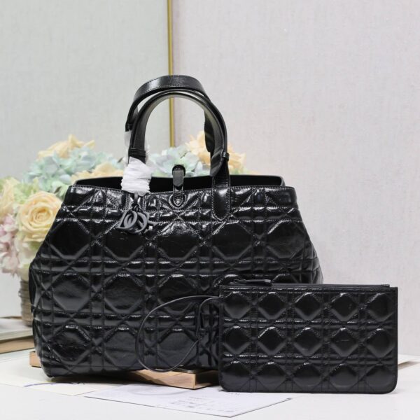 D Toujours Handbag (حقيبة دي توجور)