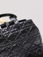D Toujours Handbag (حقيبة دي توجور) - Image 8
