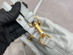 D Caro Bucket Bag (حقيبة دي كاروه باكت) - Image 3