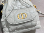 D Caro Bucket Bag (حقيبة دي كاروه باكت) - Image 4